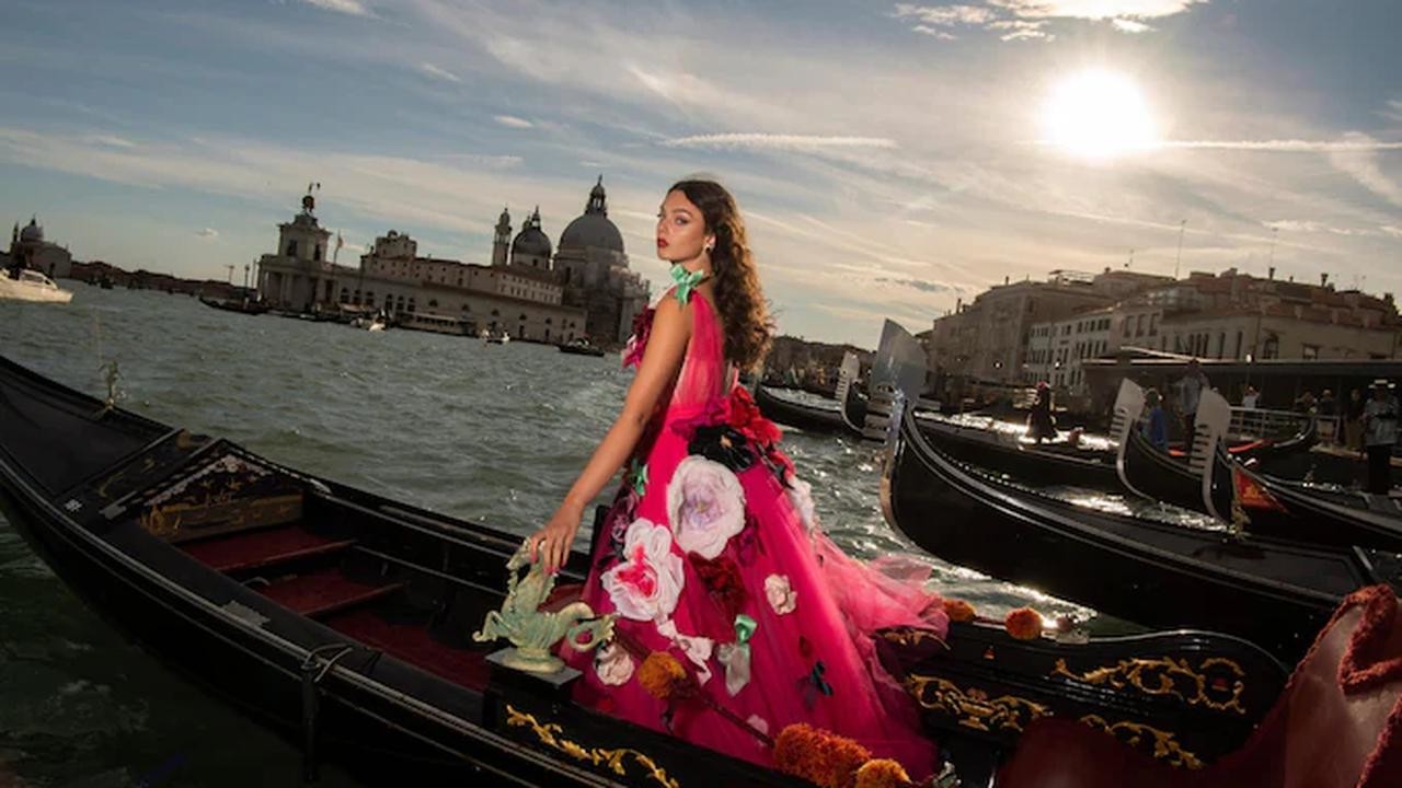 Deva Cassel al Festival di Venezia per Dolce&Gabbana